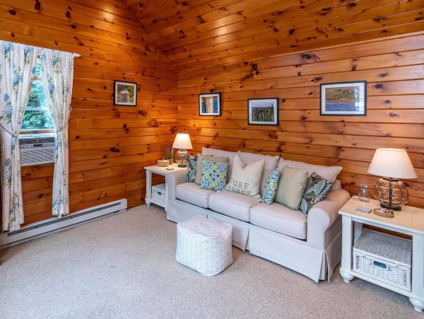 Cape Cod Home 994577
