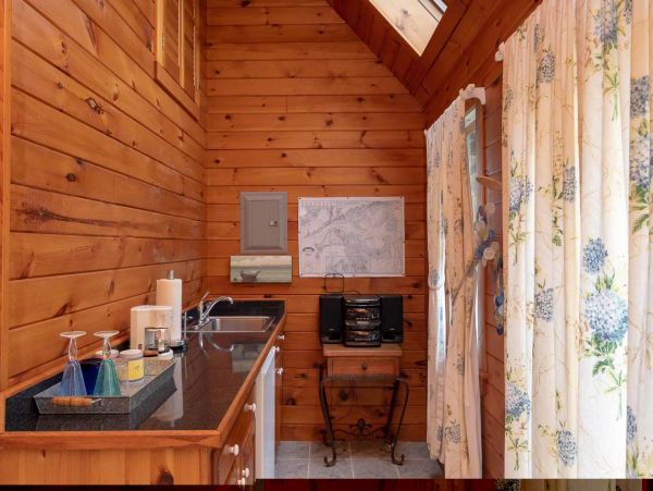 Cape Cod Home 994577