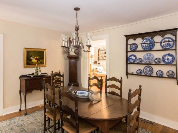 Cape Cod Home 994578