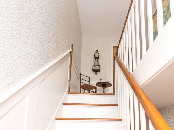 Cape Cod Home 994578