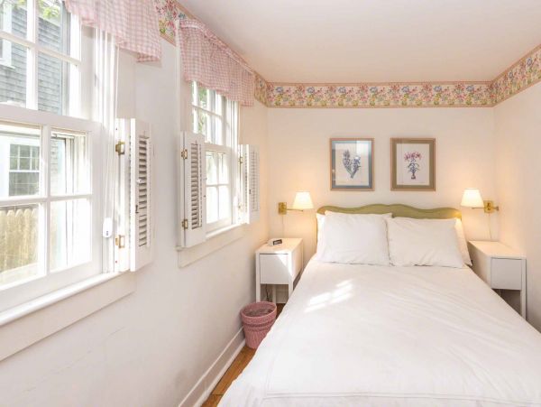 Cape Cod Home 994578