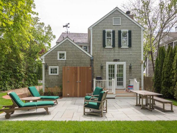 Cape Cod Home 994578