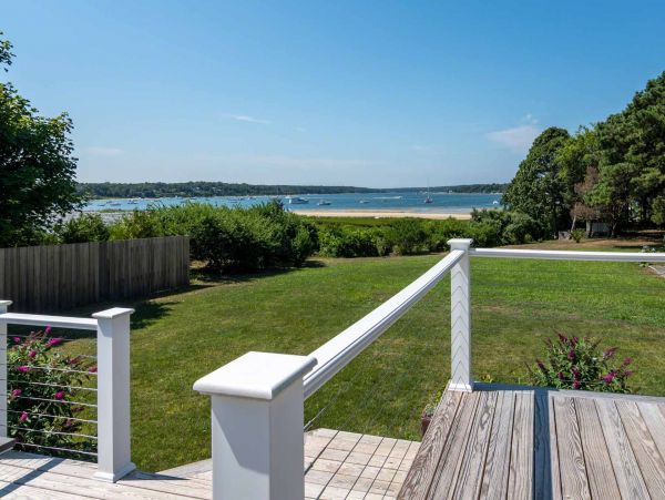 Cape Cod Home 994579