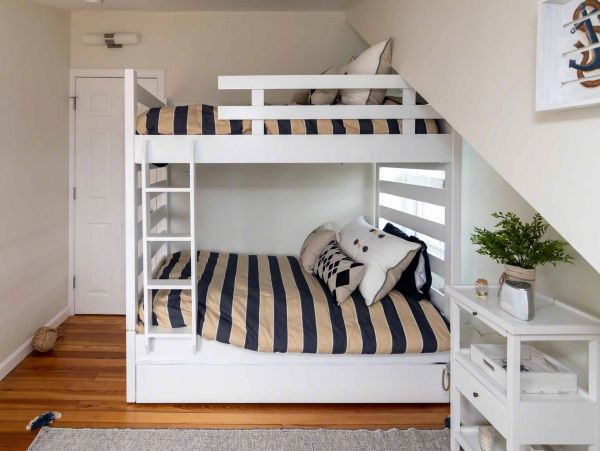 Cape Cod Home 994579