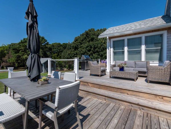 Cape Cod Home 994579
