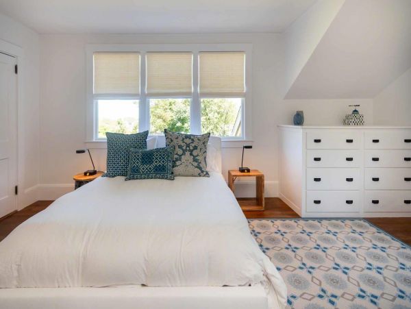 Cape Cod Home 994580