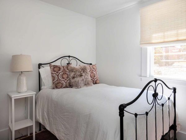 Cape Cod Home 994580