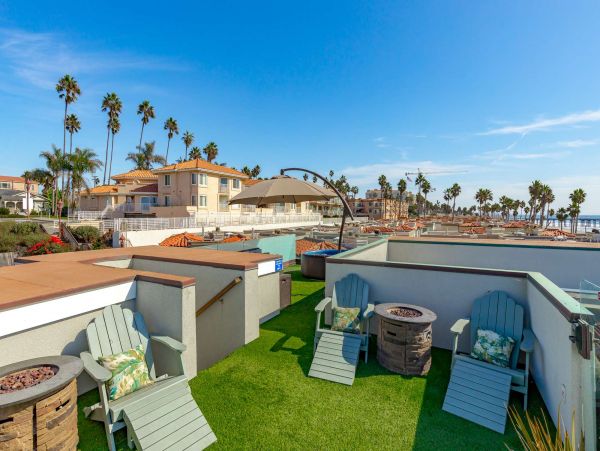 Beachfront Four Bedroom Rental Condo on Oceanside Ocean View