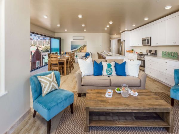 Beachfront Four Bedroom Rental Condo on Oceanside Ocean View