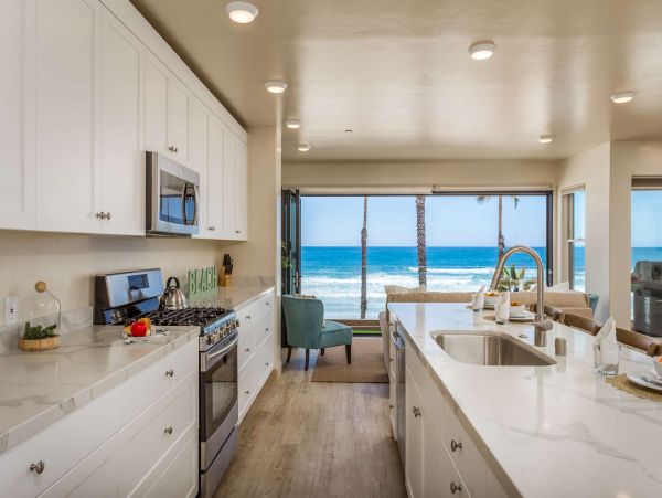 Beachfront Four Bedroom Rental Condo on Oceanside Ocean View