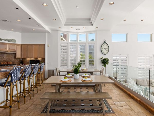 Oceanfront Beach Condo In Oceanside Sleeps 10 Guests