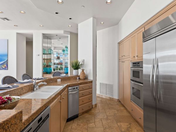 Oceanfront Beach Condo In Oceanside Sleeps 10 Guests