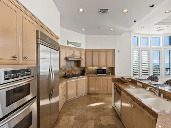 Oceanfront Beach Condo In Oceanside Sleeps 10 Guests