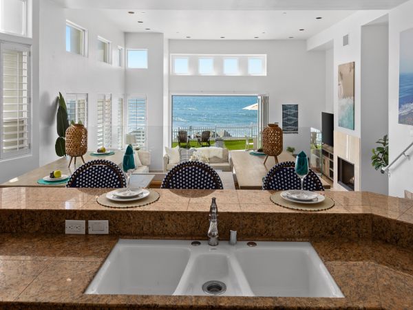 Oceanfront Beach Condo In Oceanside Sleeps 10 Guests