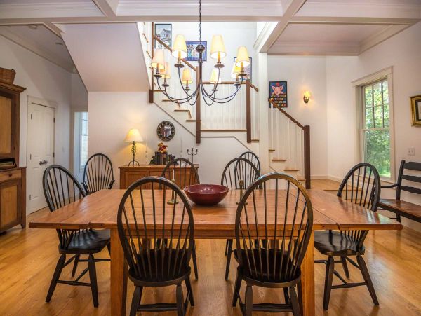 Cape Cod Home 994584