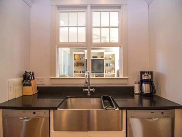 Cape Cod Home 994584