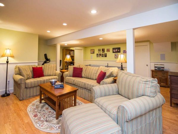 Cape Cod Home 994584