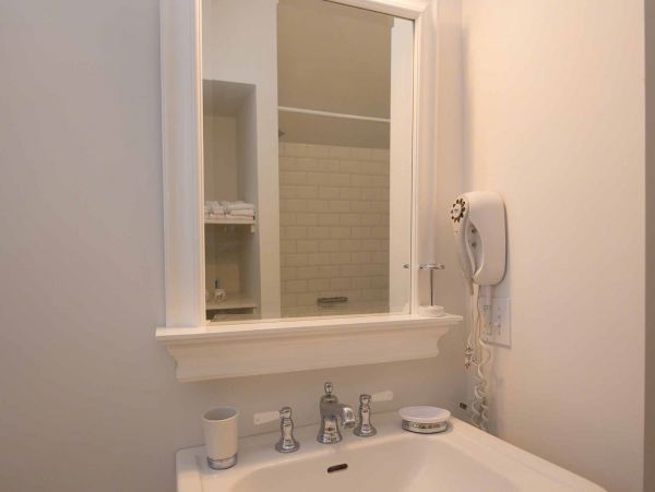 Cape Cod Home 994584
