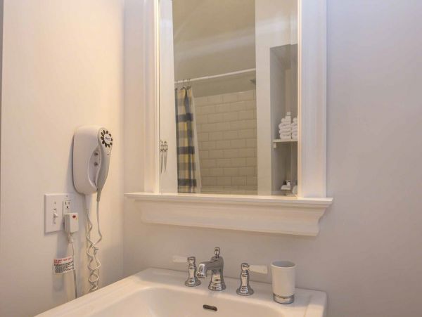 Cape Cod Home 994584