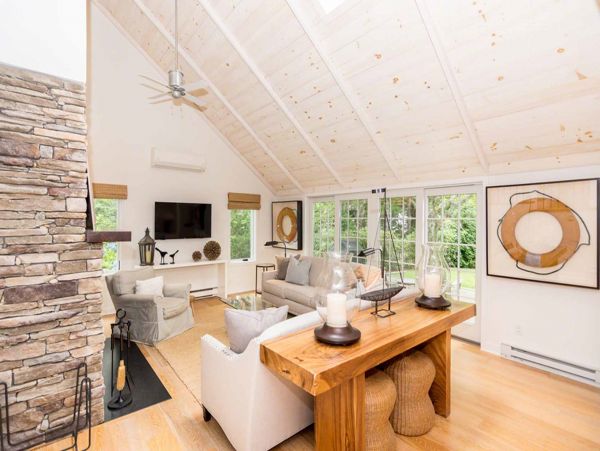 Cape Cod Home 994585