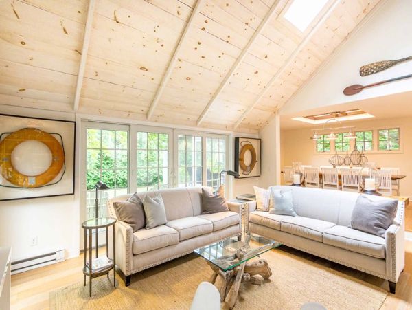 Cape Cod Home 994585