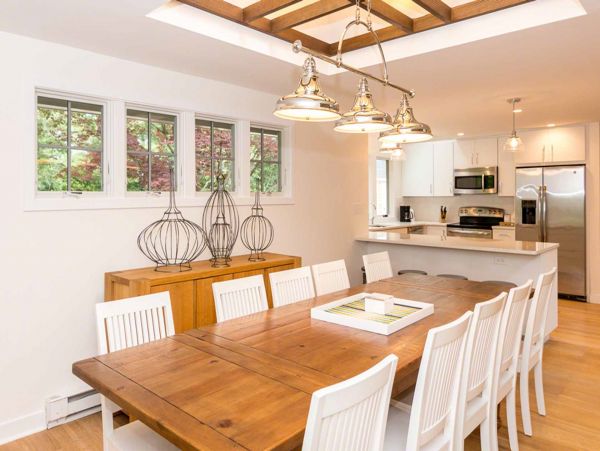 Cape Cod Home 994585