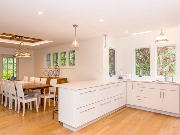 Cape Cod Home 994585