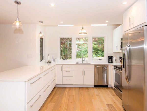 Cape Cod Home 994585