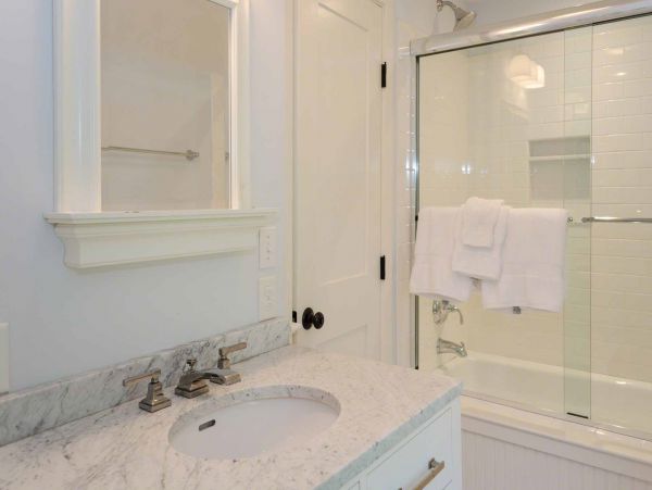 Cape Cod Home 994585