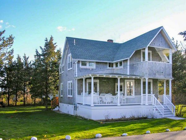 Cape Cod Home 994587