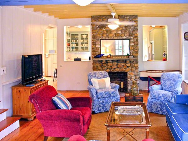 Cape Cod Home 994587