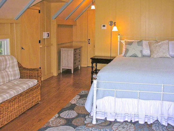 Cape Cod Home 994587