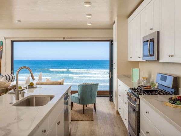 Oceanside Beachfront Four Bedroom Rental Condo Ocean Views