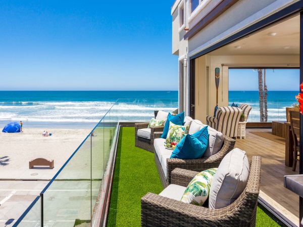 Oceanside Beachfront Four Bedroom Rental Condo Ocean Views