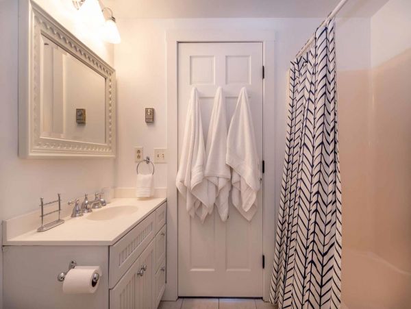 Cape Cod Home 994589