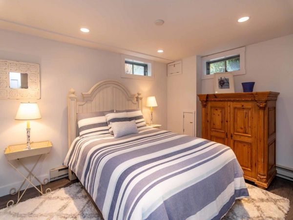 Cape Cod Home 994589