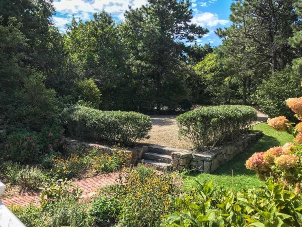Cape Cod Home 994589