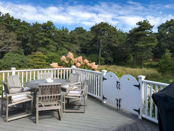 Cape Cod Home 994589