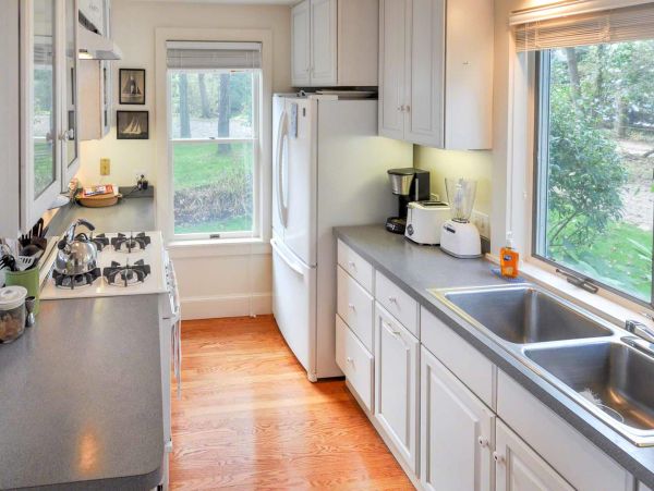 Cape Cod Home 994591