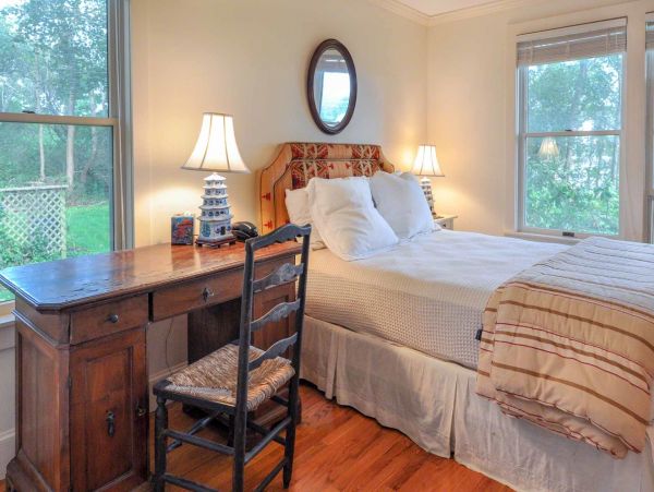 Cape Cod Home 994591