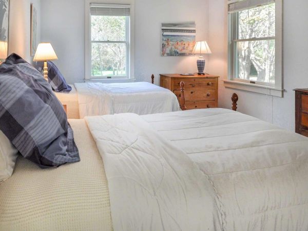 Cape Cod Home 994591