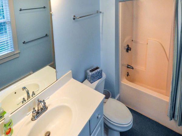 Cape Cod Home 994591