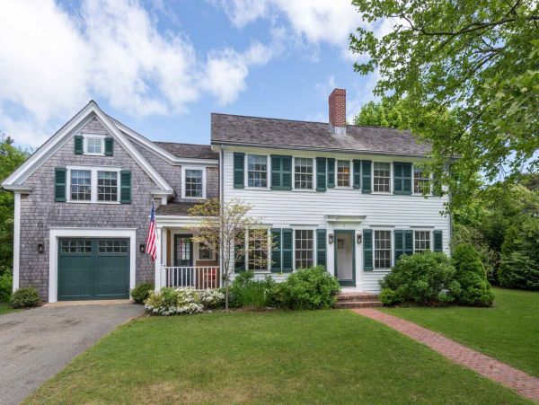 Cape Cod Home 994592