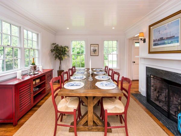 Cape Cod Home 994592