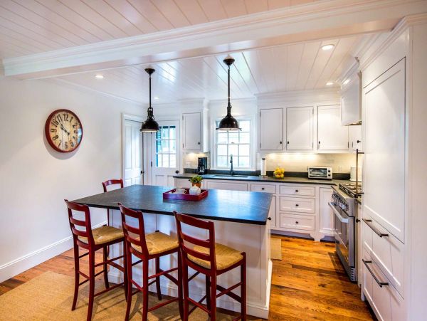 Cape Cod Home 994592