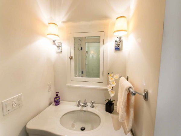 Cape Cod Home 994592