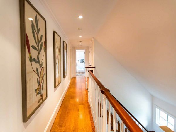 Cape Cod Home 994592