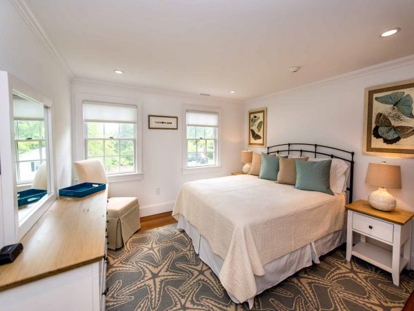 Cape Cod Home 994592
