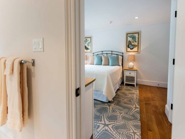 Cape Cod Home 994592