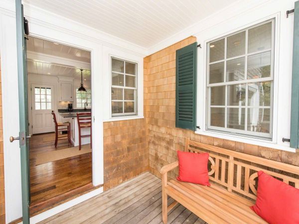 Cape Cod Home 994592
